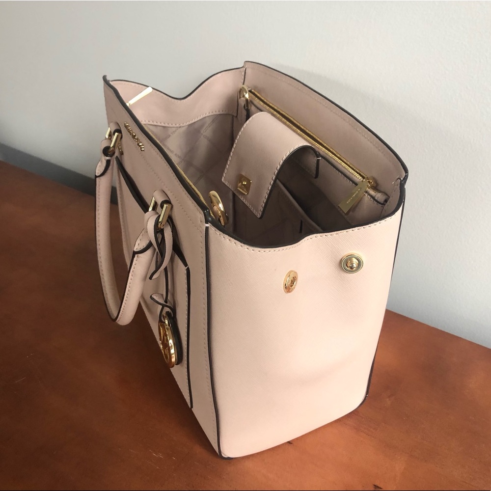 Authentic Michael Kors Blush Pink Purse - image 5